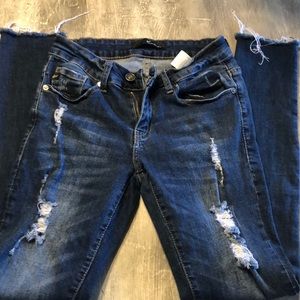 Gorgeous pair of KanCan jeans!! Size 3/25